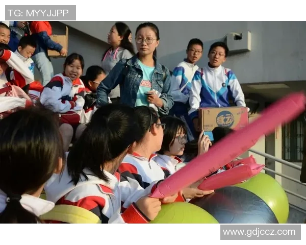 美甲足球联赛盛况空前球迷热情高涨展现独特魅力与风采